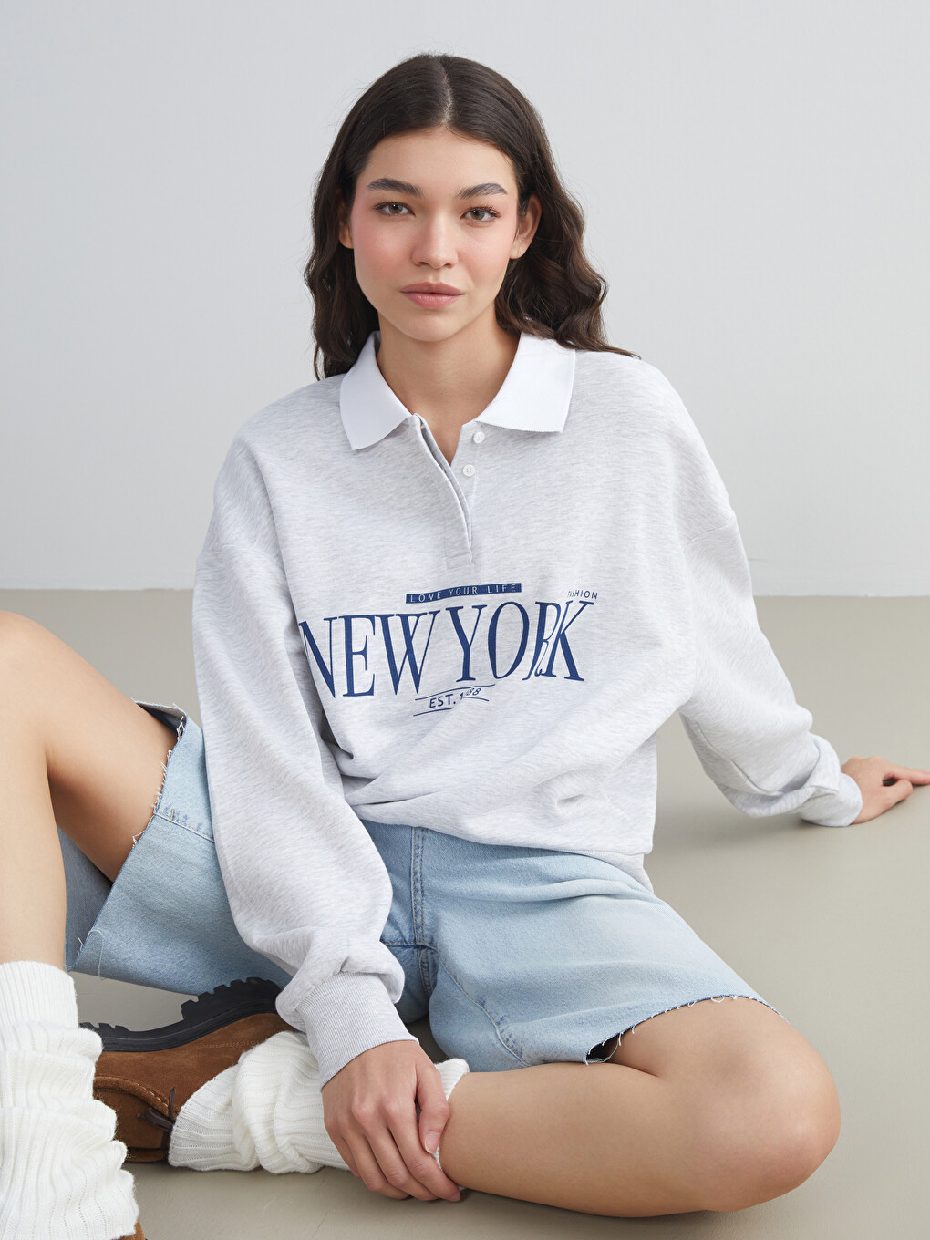 Gri Polo Yaka New York Baskılı Kadın Kalın Sweatshirt