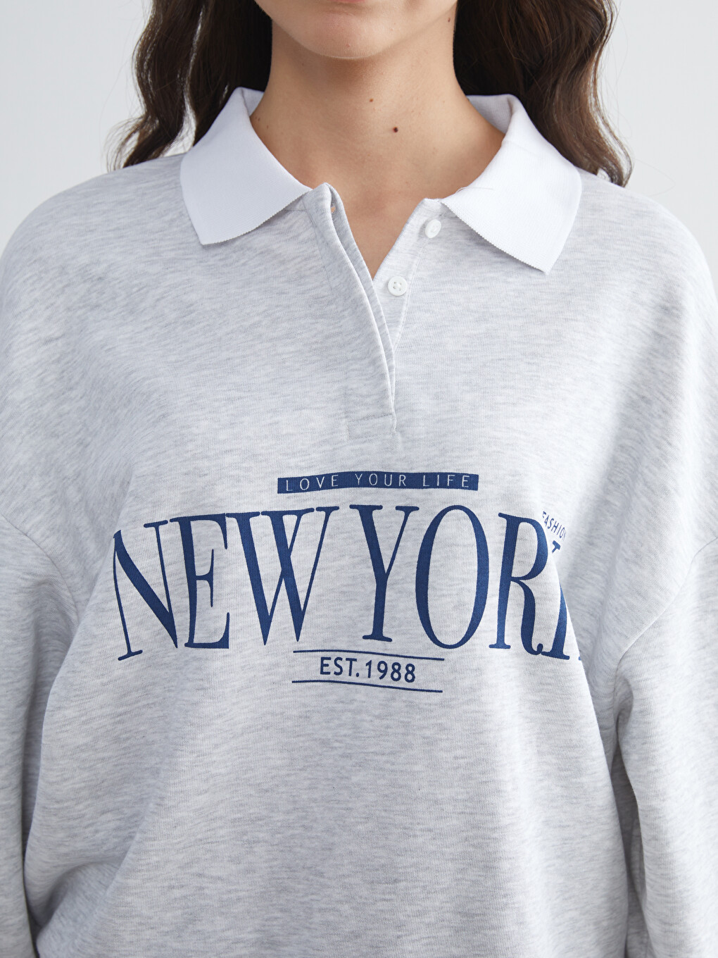 Gri Polo Yaka New York Baskılı Kadın Kalın Sweatshirt-2