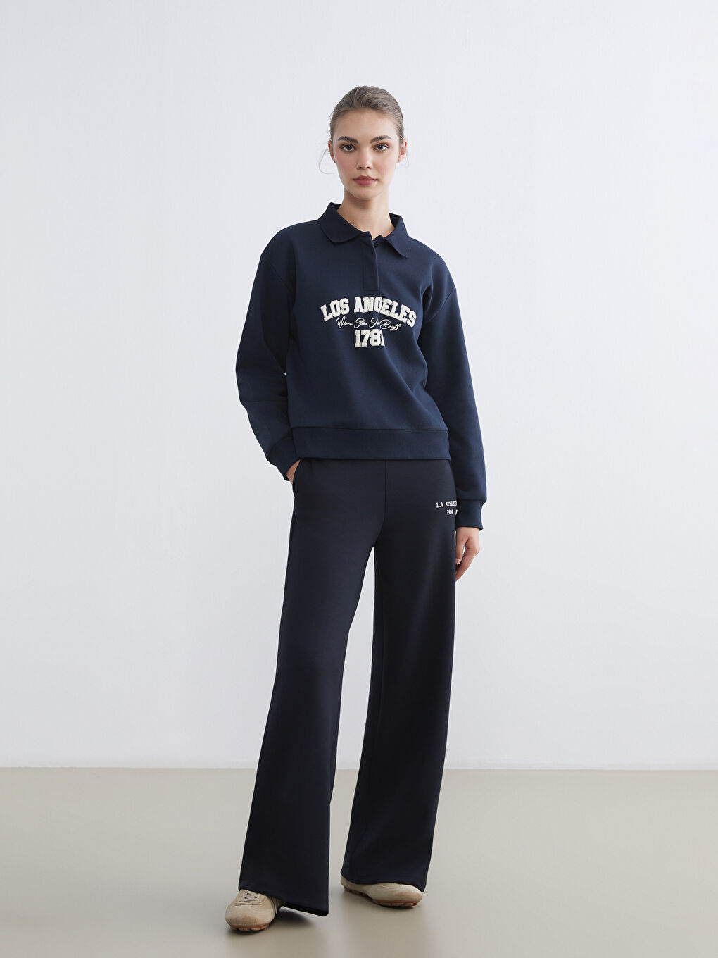Woman NAVY Sweatshirt-1