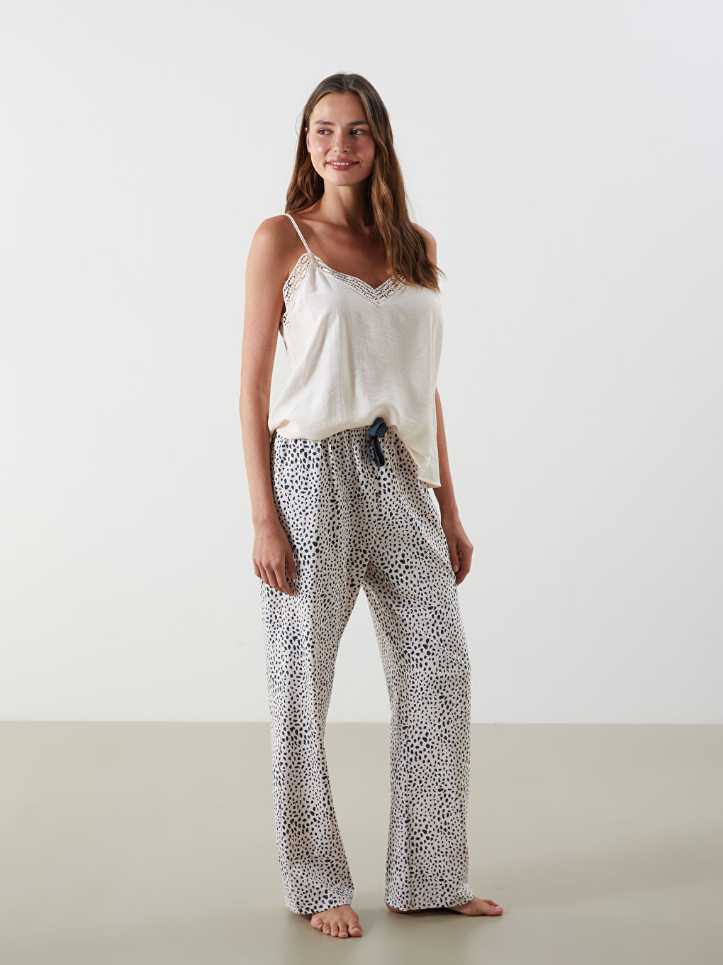 LCW DREAM Elasticated Waist Patterned Women's Pyjama Bottoms -W57832Z8-LT6