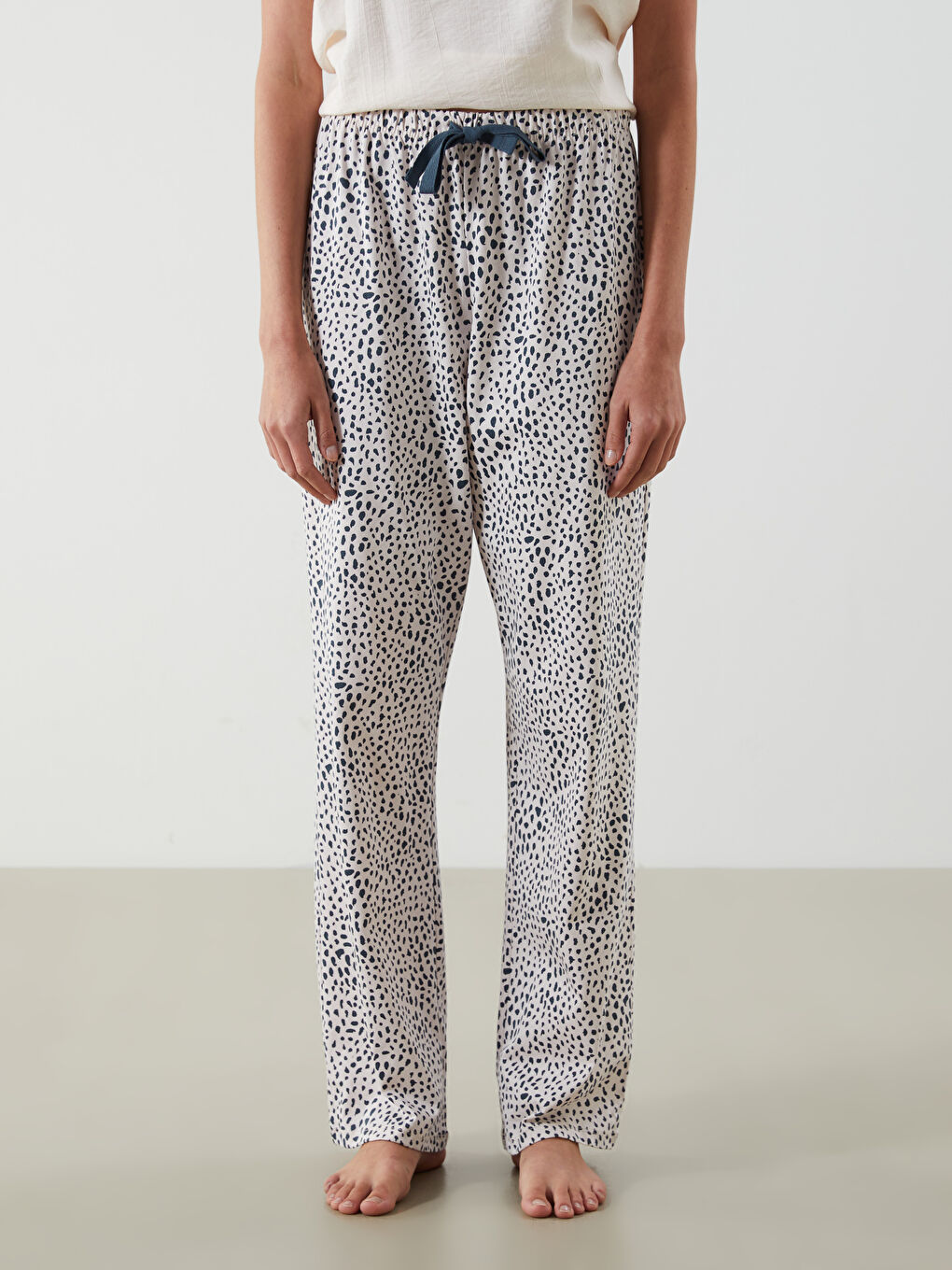 LCW DREAM Elasticated Waist Patterned Women's Pyjama Bottoms -W57832Z8-LT6