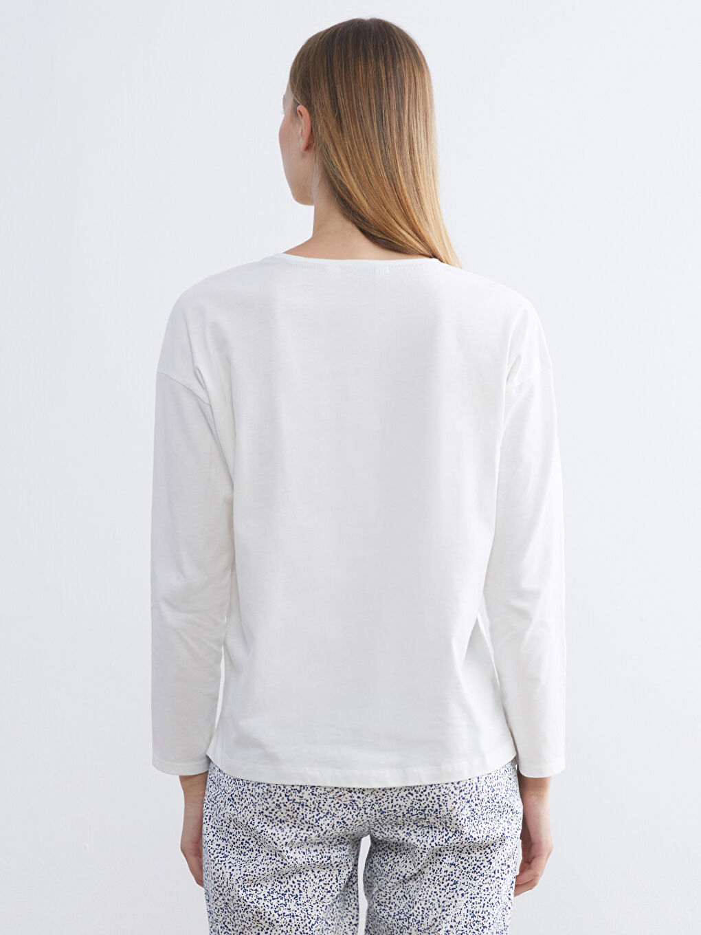 Ekru Bisiklet Yaka Baskılı Kadın Pijama Üst-1