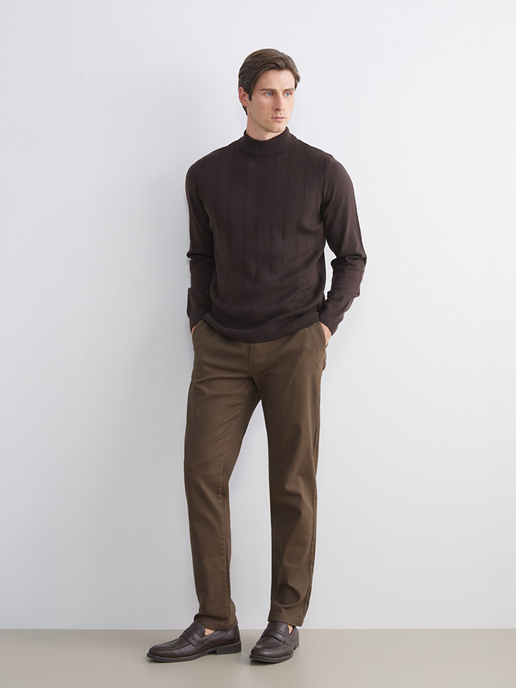 Kahverengi Yarım Balıkçı Yaka Erkek Triko Kazak-1