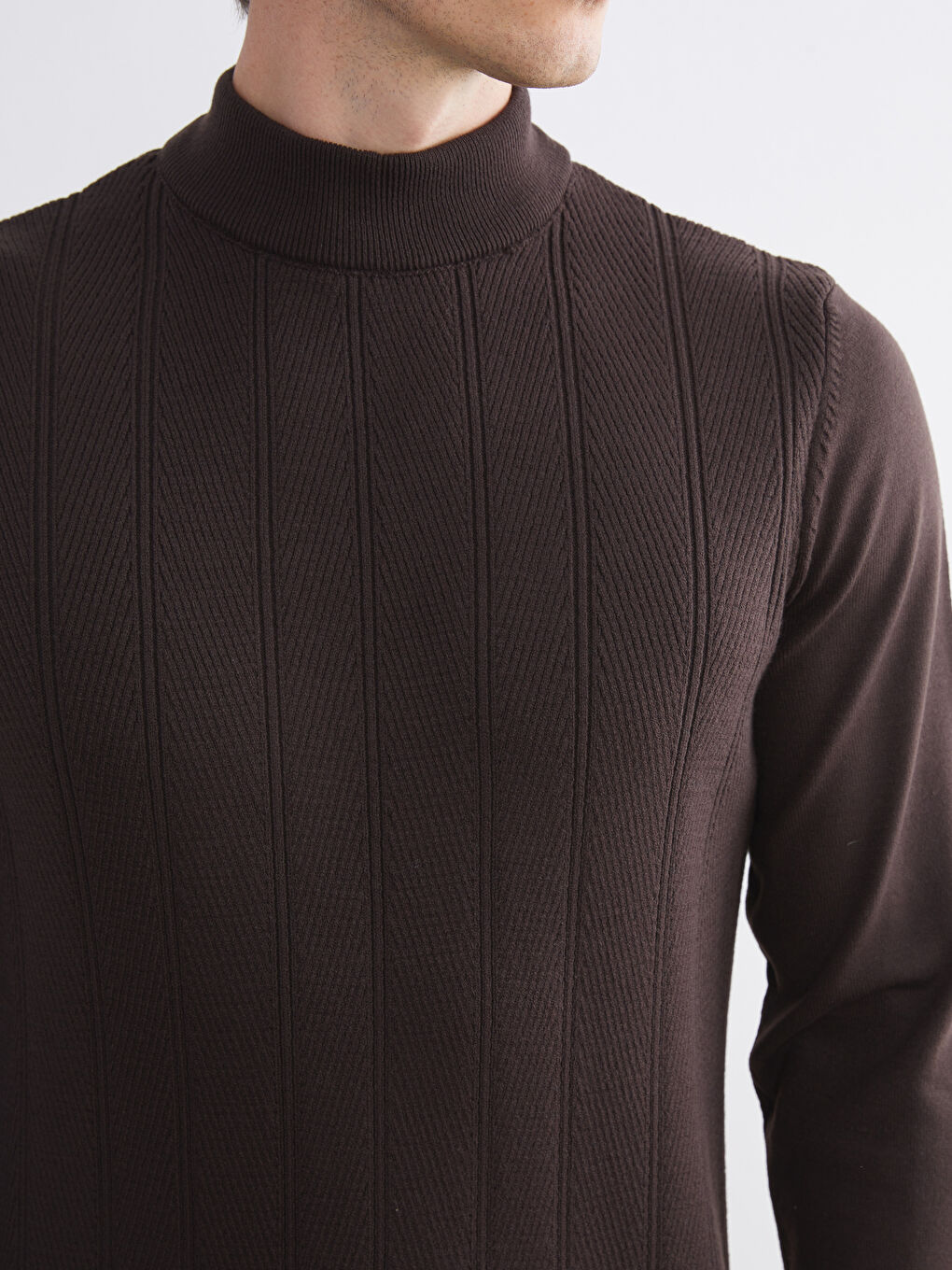 Kahverengi Yarım Balıkçı Yaka Erkek Triko Kazak-2