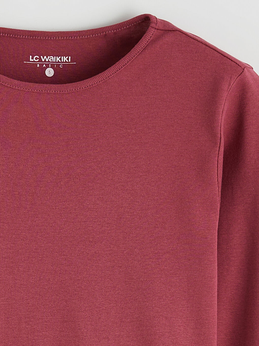 تیشێرتی یاخەی خڕ - ئافرەتان-1