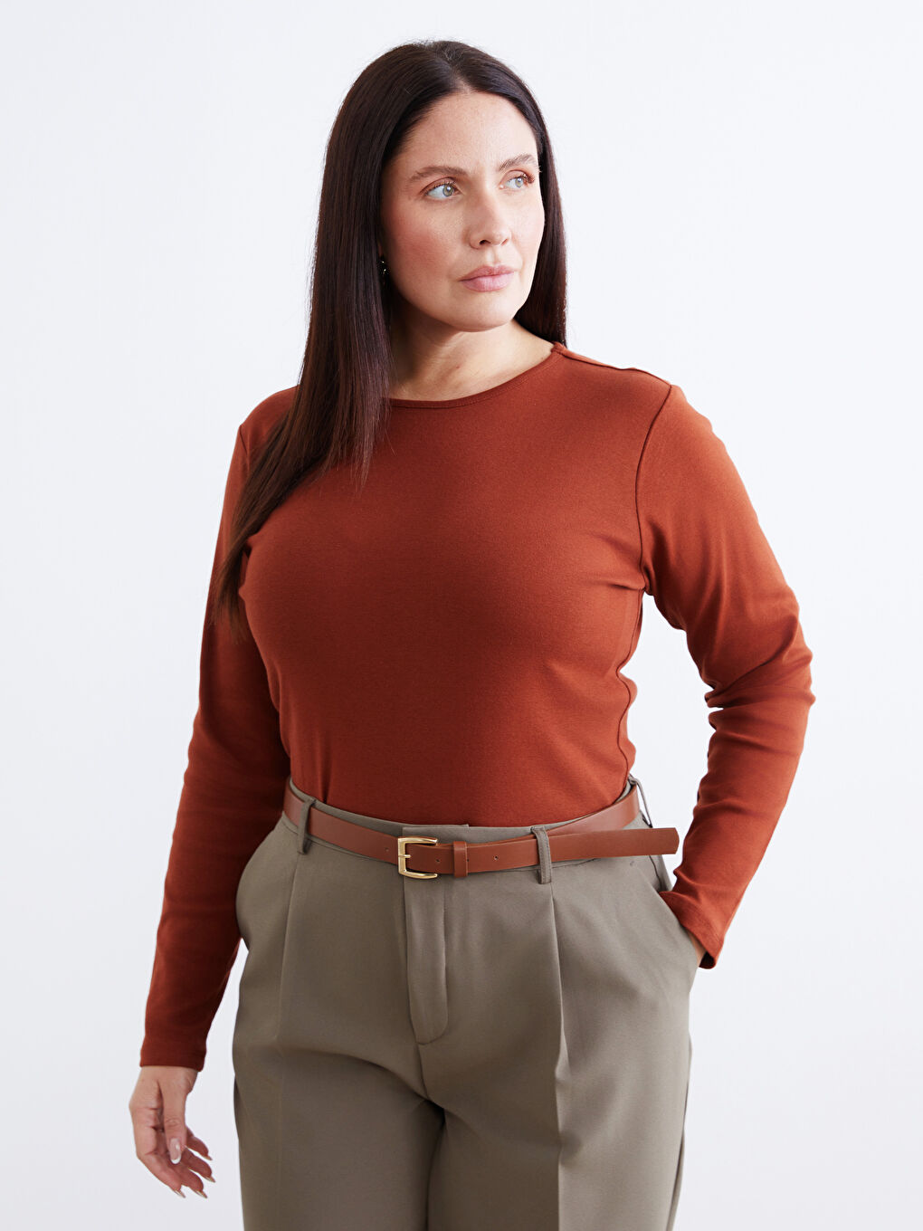 Kahverengi Bisiklet Yaka Kadın Tişört-1