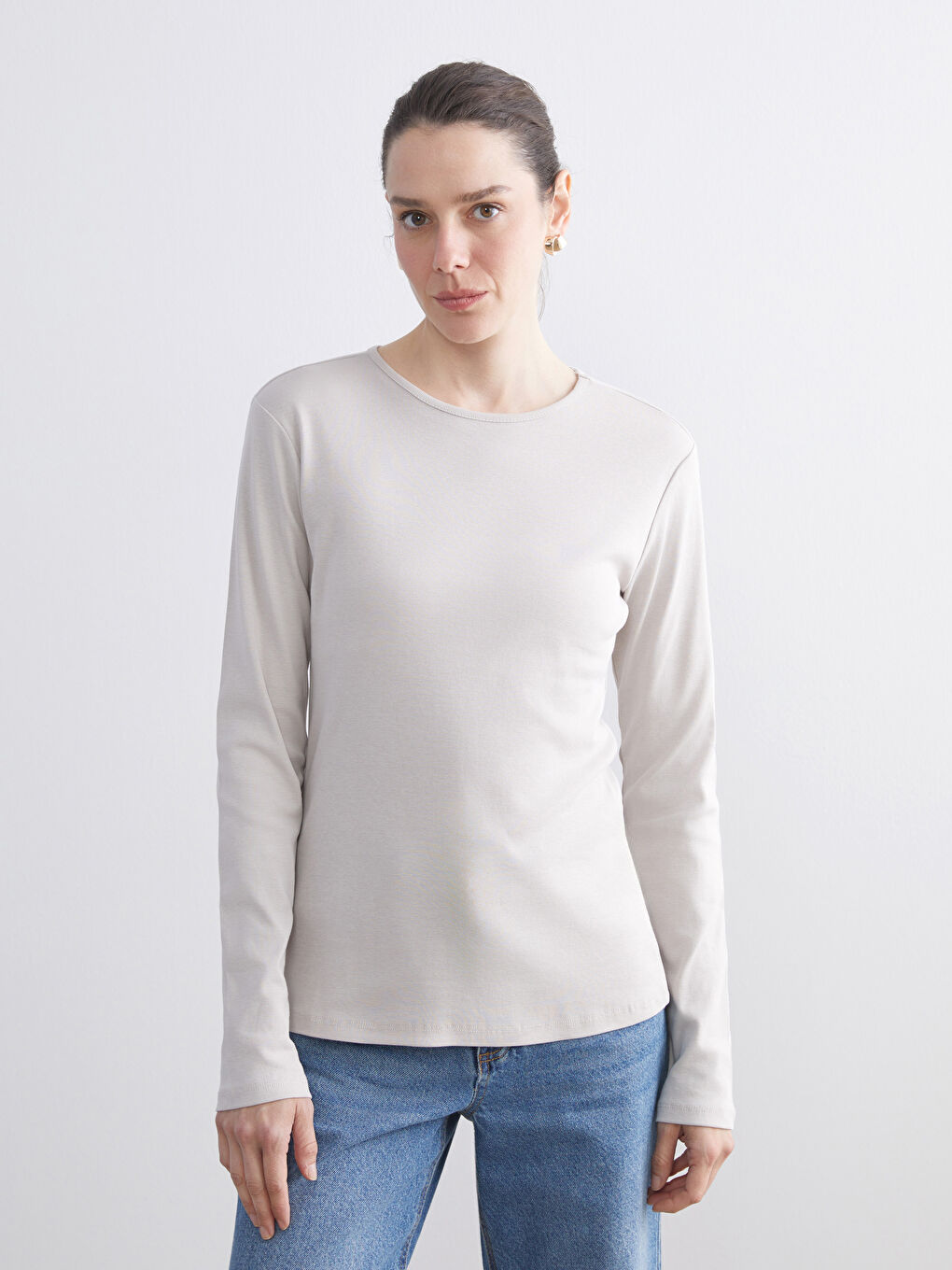 Gri Bisiklet Yaka Kadın Tişört-1