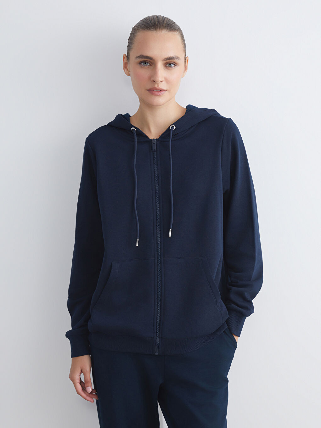 LCWAIKIKI Basic Hooded Women's Zip-Up Sweatshirt -W57947Z8-E1J