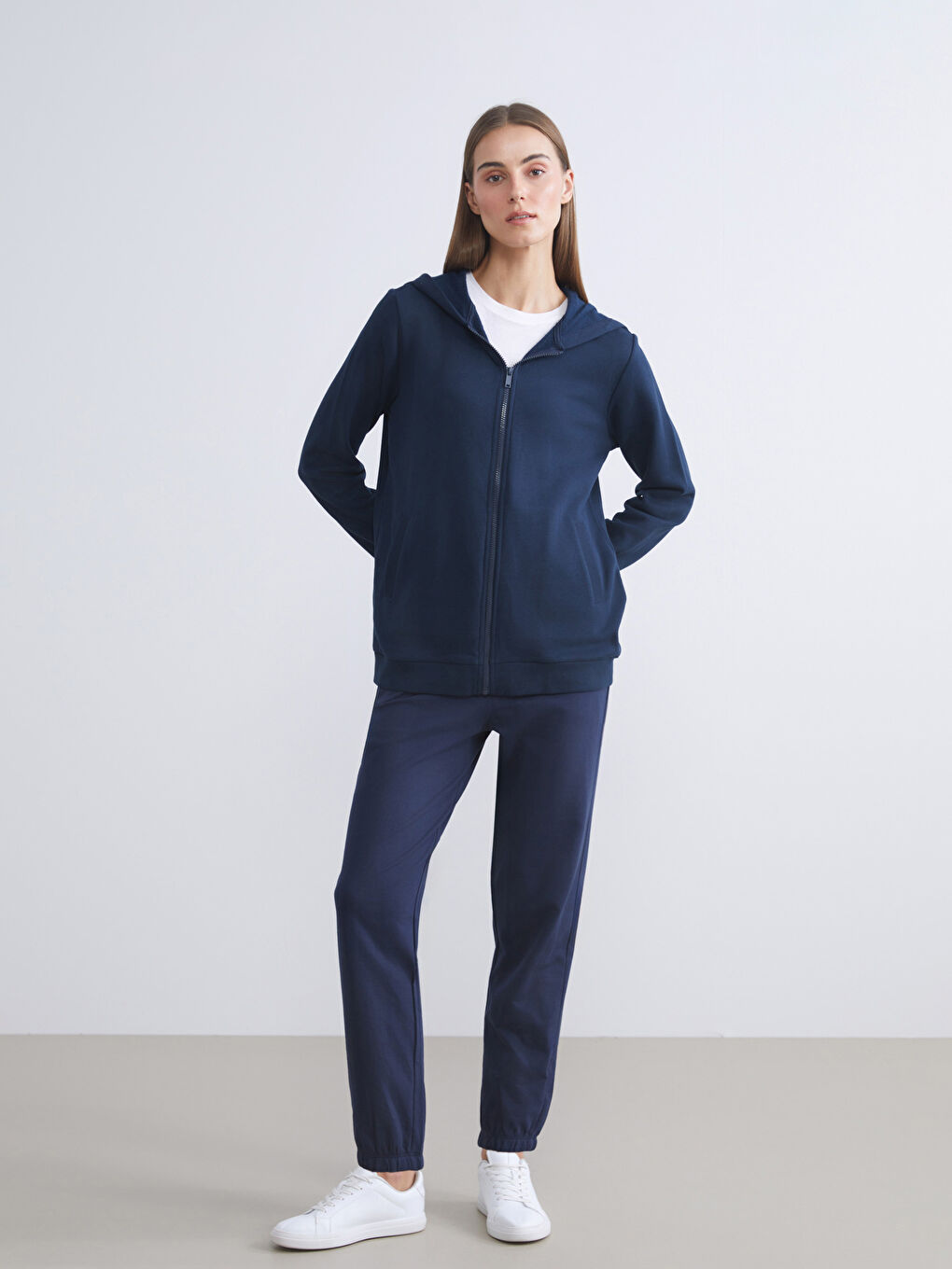 LCWAIKIKI Basic Hooded Women's Thick Zip-Up Sweatshirt -W57949Z8-RFF