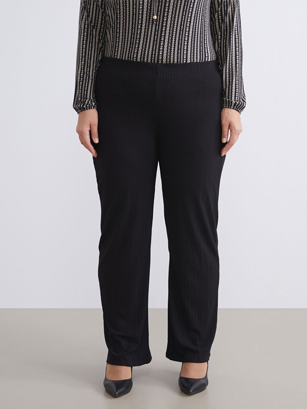 LCWAIKIKI Classic Elastic Waist Textured Women's Sweatpants -W57950Z8-CVL
