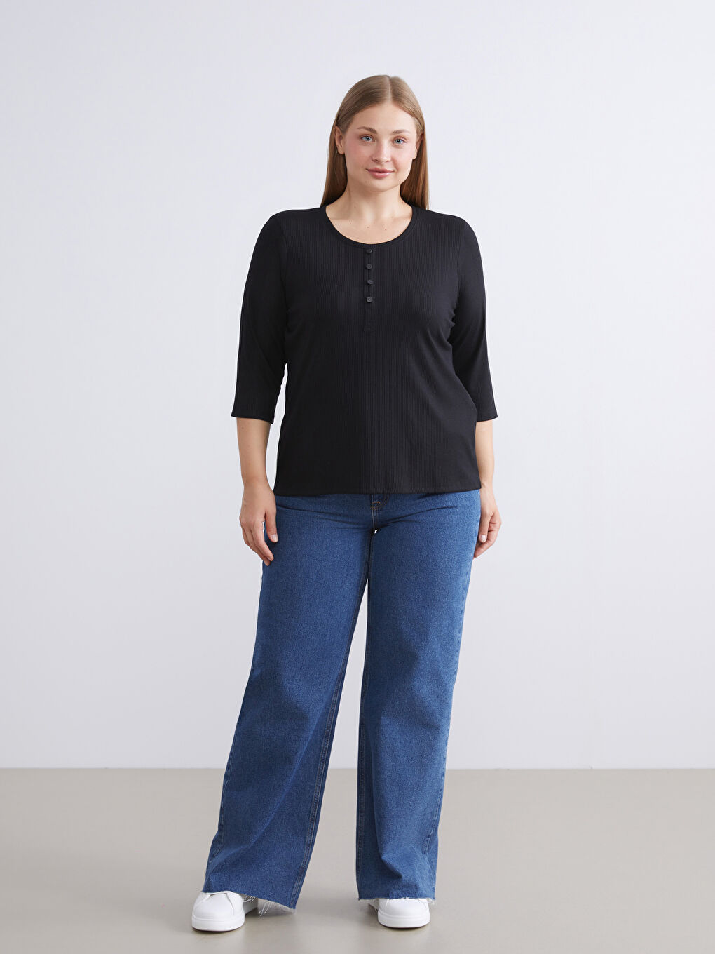 Siyah Bisiklet Yaka Kadın Tişört-6