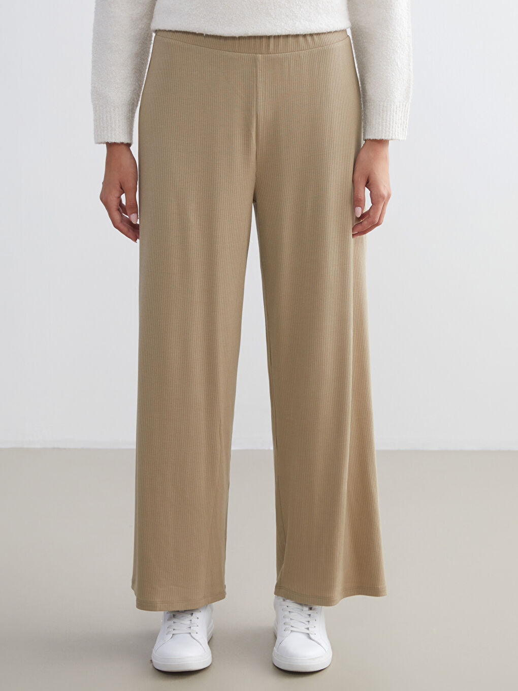 LCWAIKIKI Basic Women's Sweatpants with Elastic Waist -W57952Z8-GVP