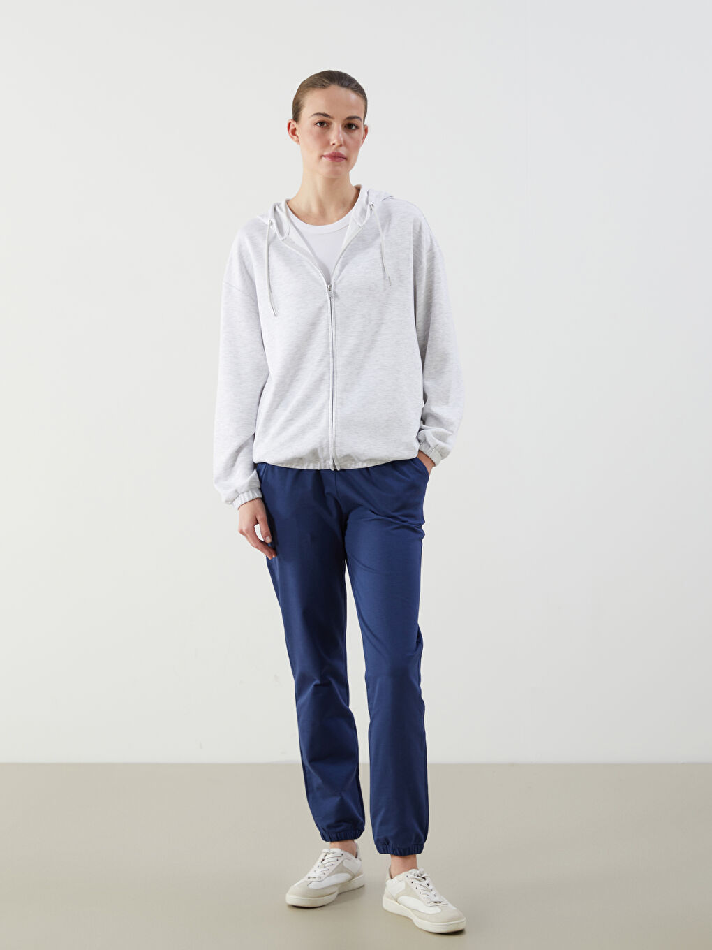 LCWAIKIKI Classic Hooded Oversize Women's Zipper Sweatshirt -W57958Z8-847