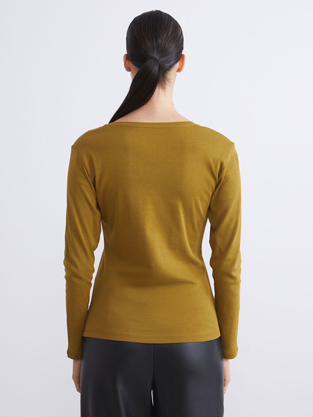 Yeşil V Yaka Uzun Kollu Kadın Tişört-4