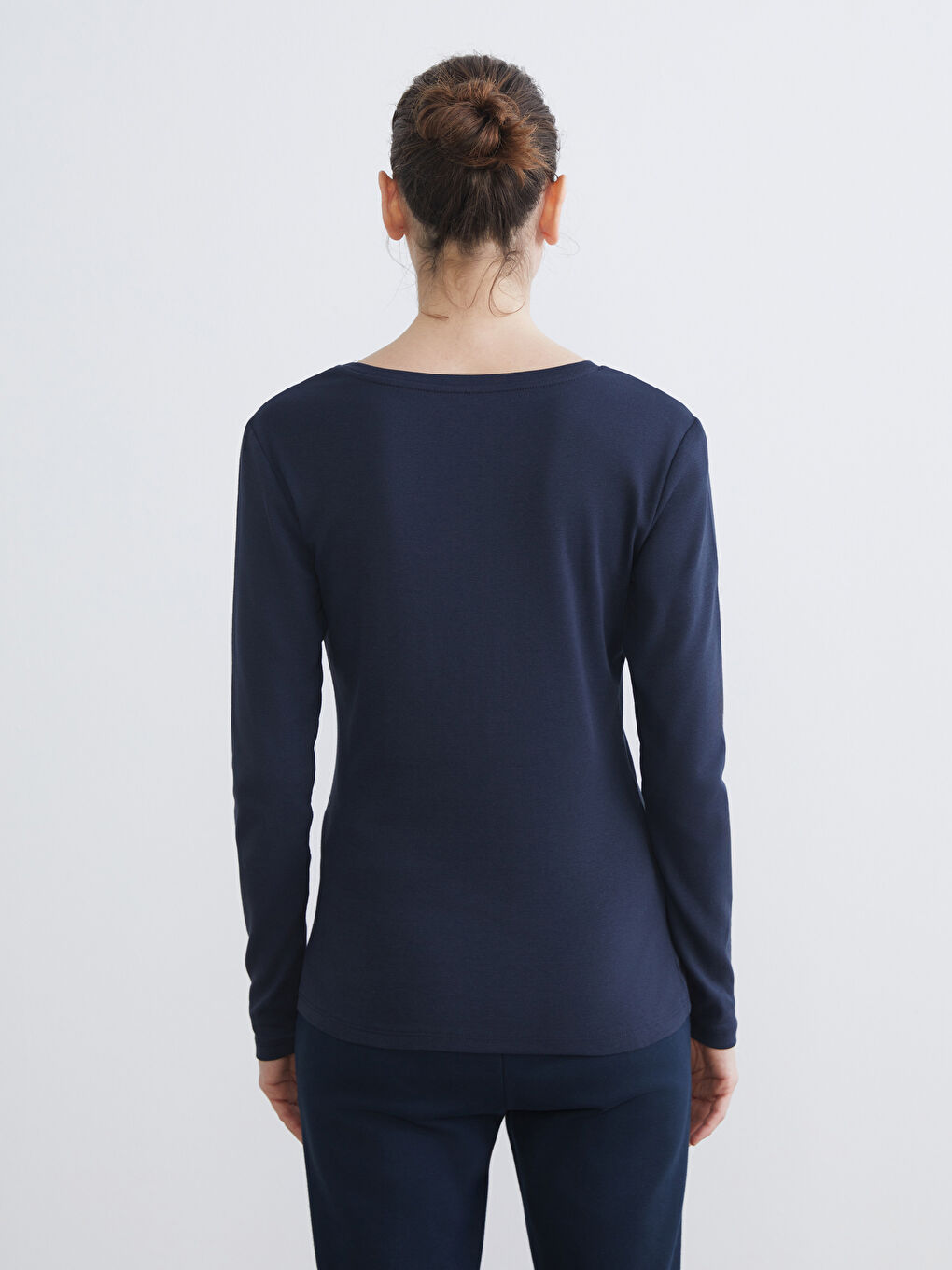 Lacivert V Yaka Uzun Kollu Kadın Tişört-4