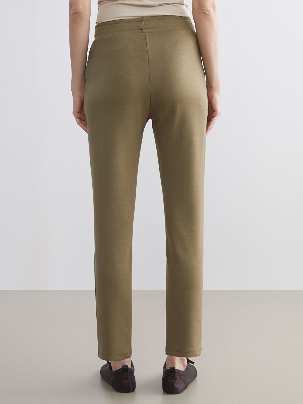 Women's Sweatpants with Elastic Waist-4