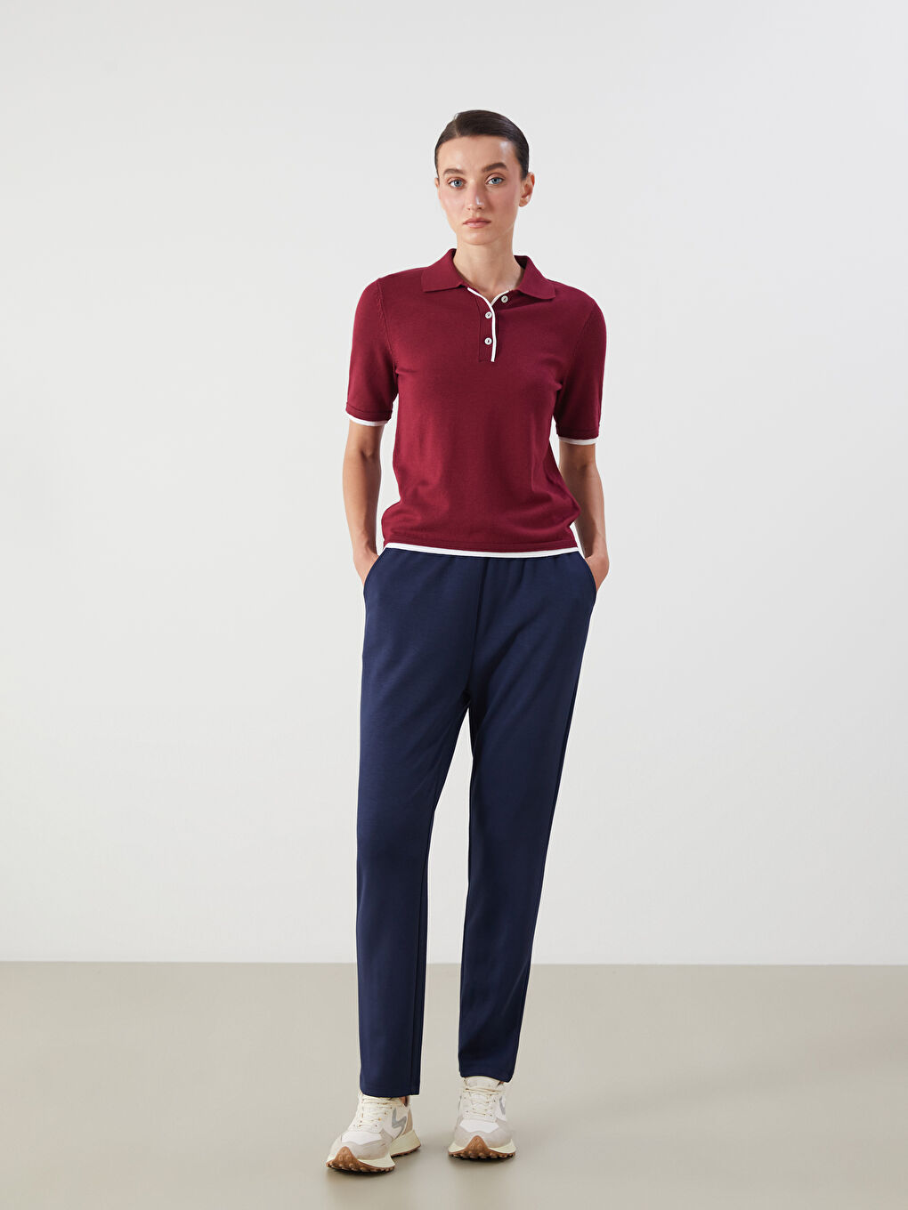 LCWAIKIKI Classic Women's Sweatpants with Elastic Waist -W57962Z8-HRC