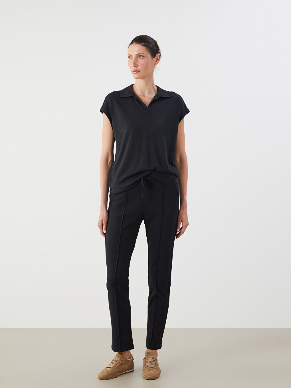 LCWAIKIKI Classic Women's Sweatpants with Elastic Waist -W57963Z8-CVL