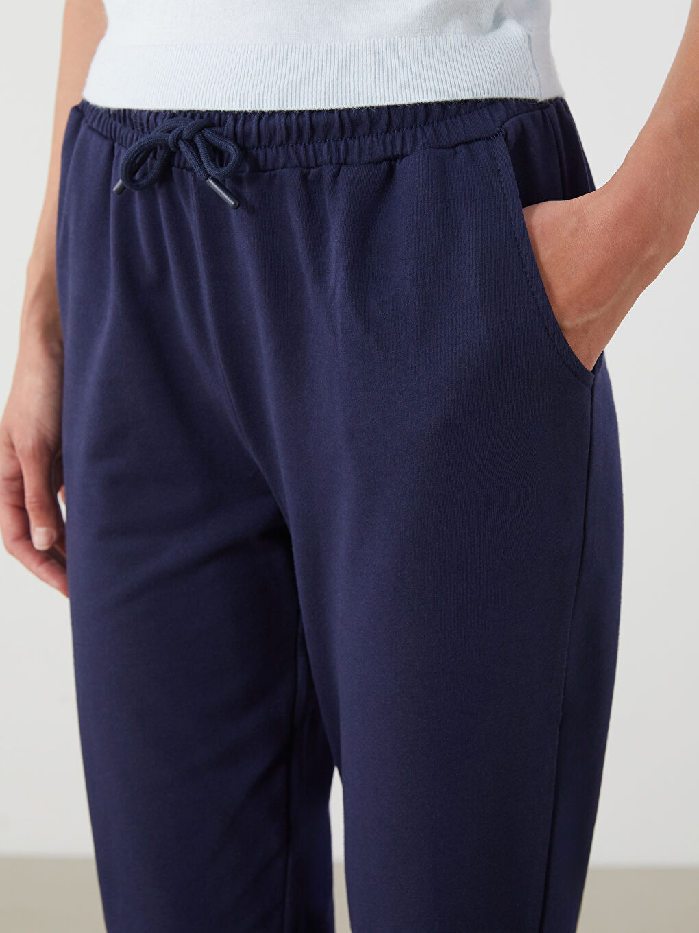 LCWAIKIKI Classic Beli Lastikli Kadın Jogger Eşofman Altı -W57964Z8-HRC