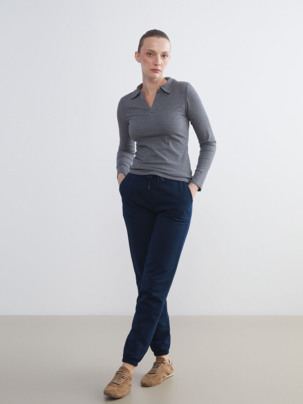 LCWAIKIKI Classic Elasticated Waist Women's Jogger Sweatpants -W57964Z8-E1J
