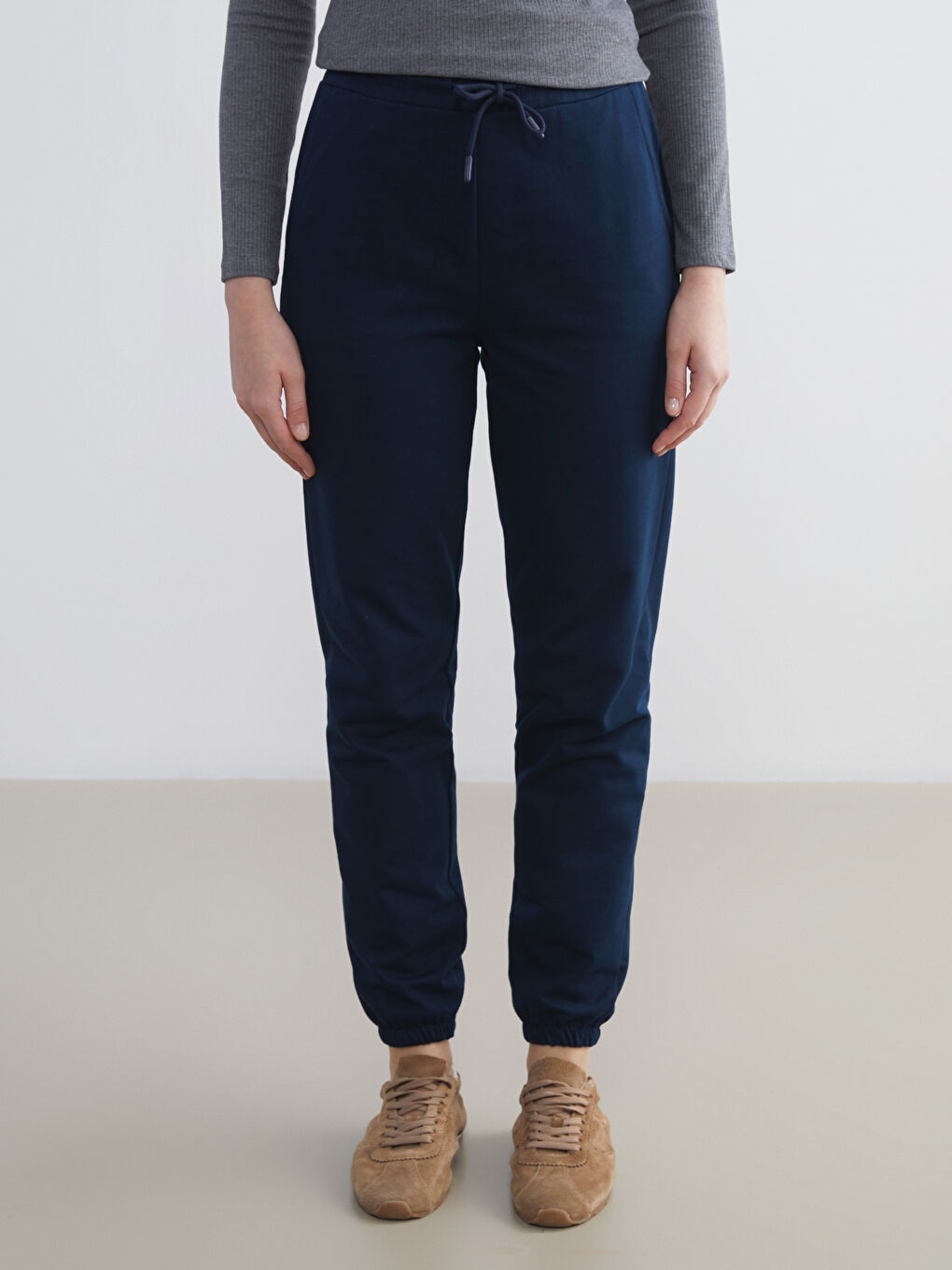 LCWAIKIKI Classic Elasticated Waist Women's Jogger Sweatpants -W57964Z8-E1J
