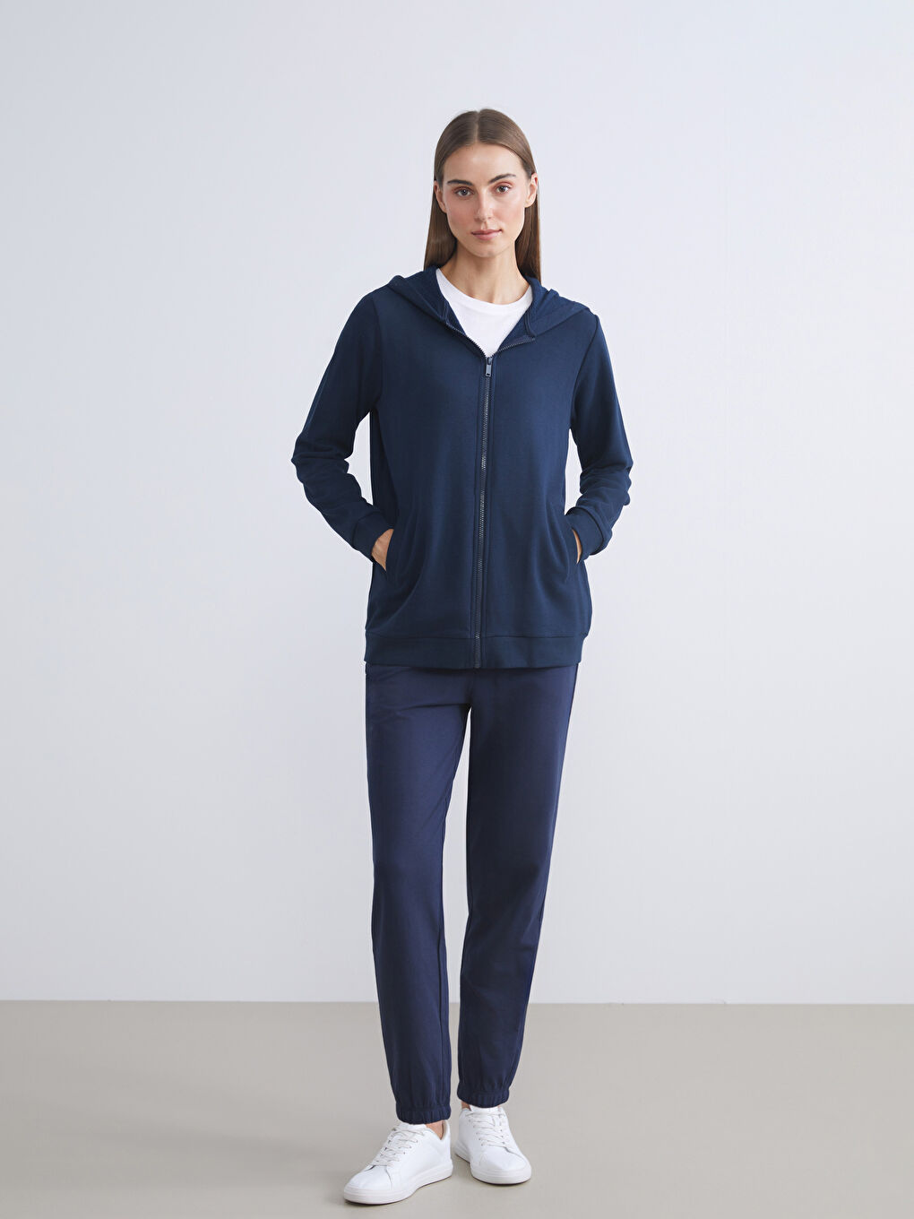LCWAIKIKI Classic Beli Lastikli Kadın Jogger Eşofman Altı -W57964Z8-HRC