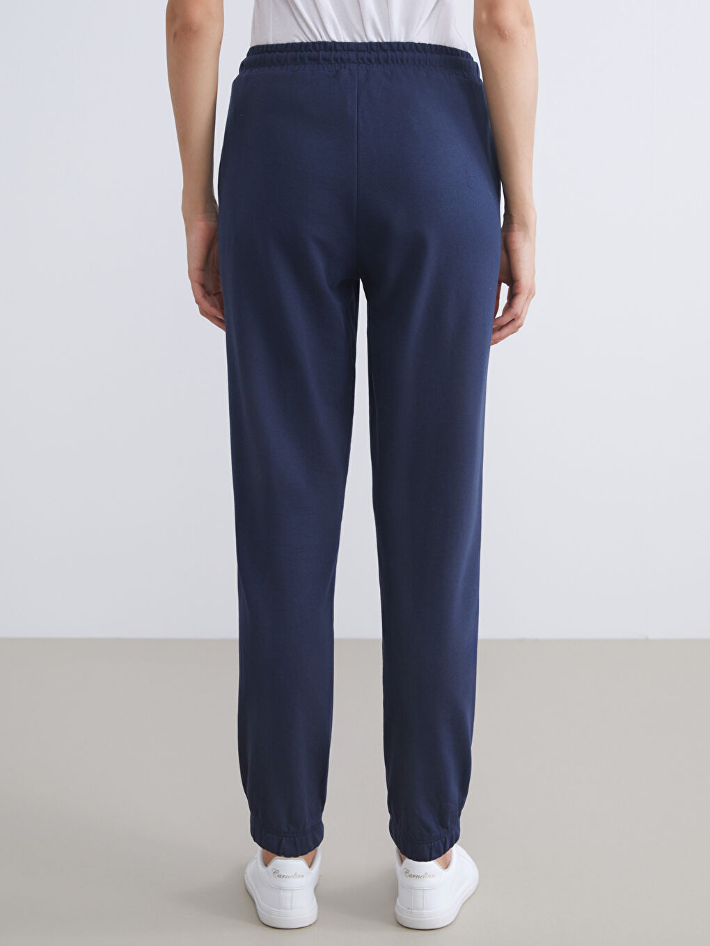 LCWAIKIKI Classic Beli Lastikli Kadın Jogger Eşofman Altı -W57964Z8-HRC