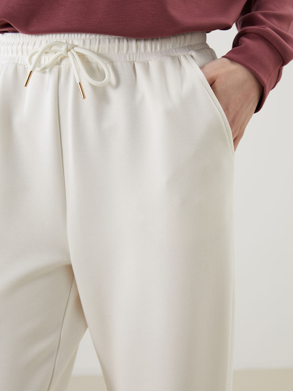 LCWAIKIKI Classic Elasticated Waist Women's Jogger Sweatpants -W57966Z8-FES