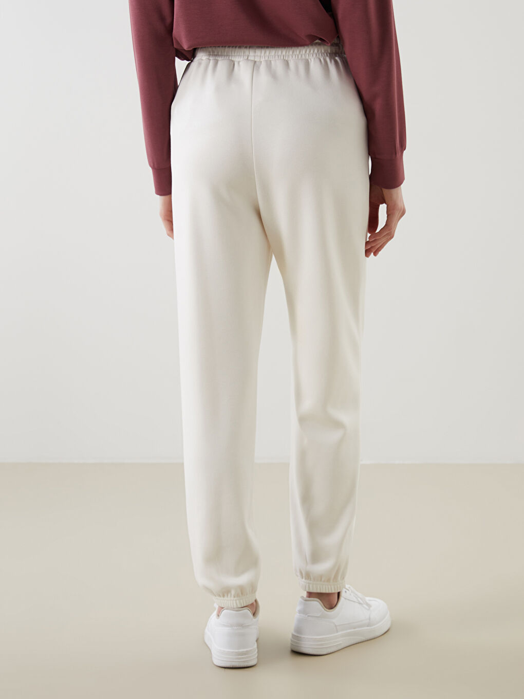 LCWAIKIKI Classic Elasticated Waist Women's Jogger Sweatpants -W57966Z8-FES