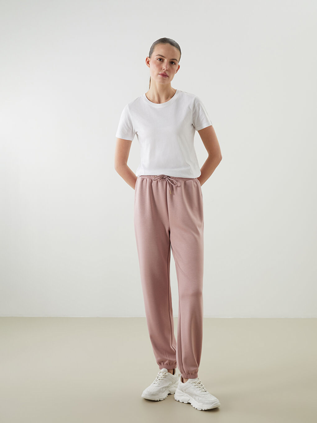 LCWAIKIKI Classic Elasticated Waist Women's Jogger Sweatpants -W57966Z8-GJR