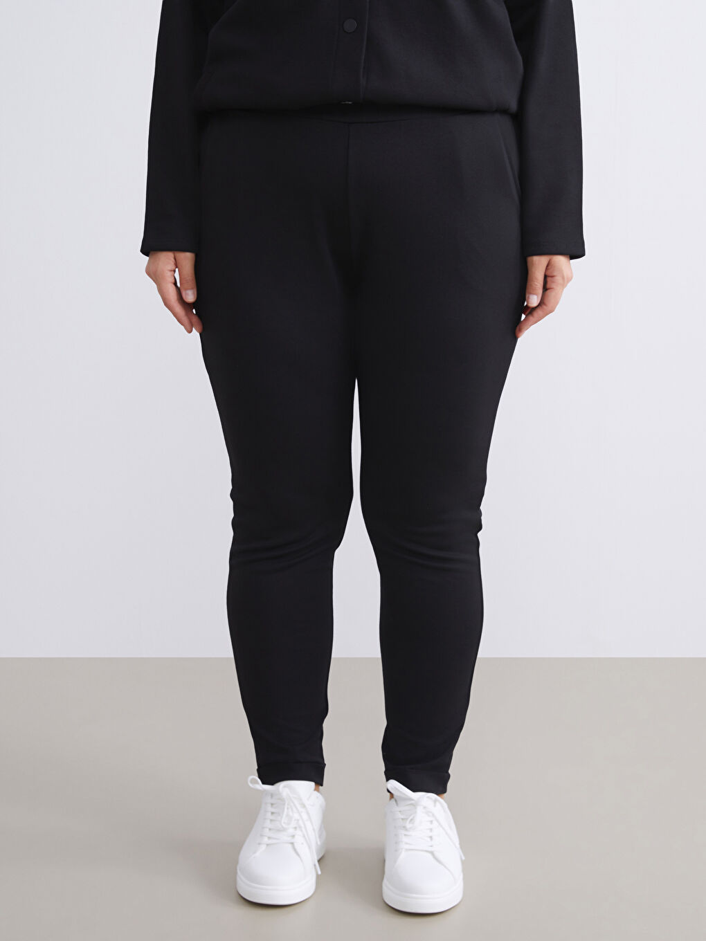 Women's Sweatpants with Elastic Waist-5