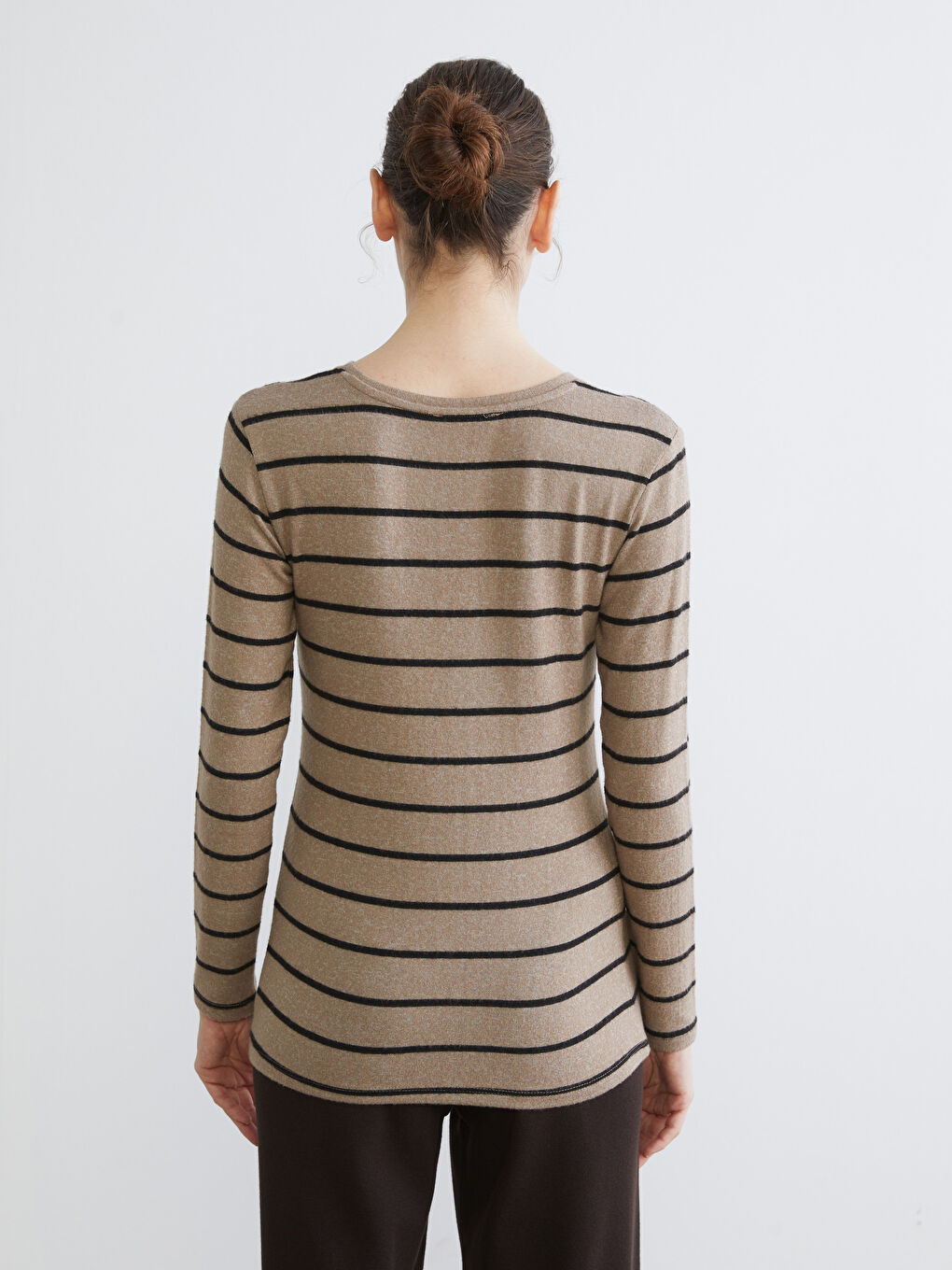 Дамска тениска на райета с обло деколте-3