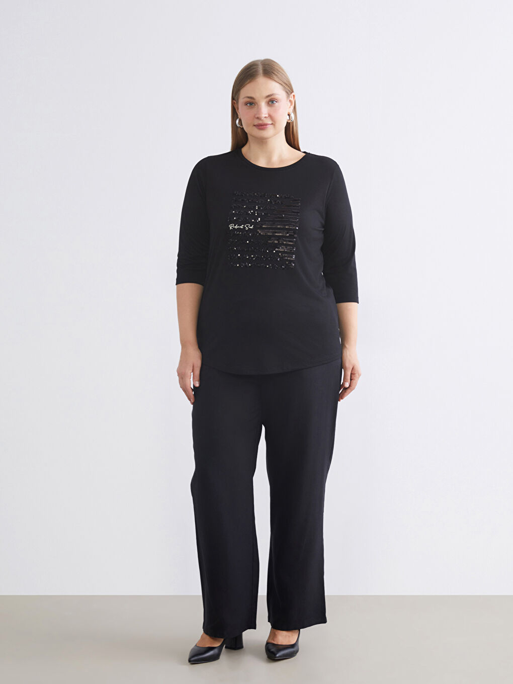 Siyah Bisiklet Yaka Pul İşlemeli Bluz-5