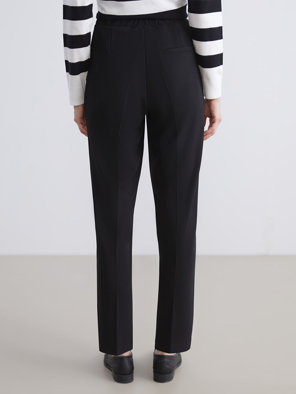 Elastic Waist Carrot Fit Women's Trousers-3