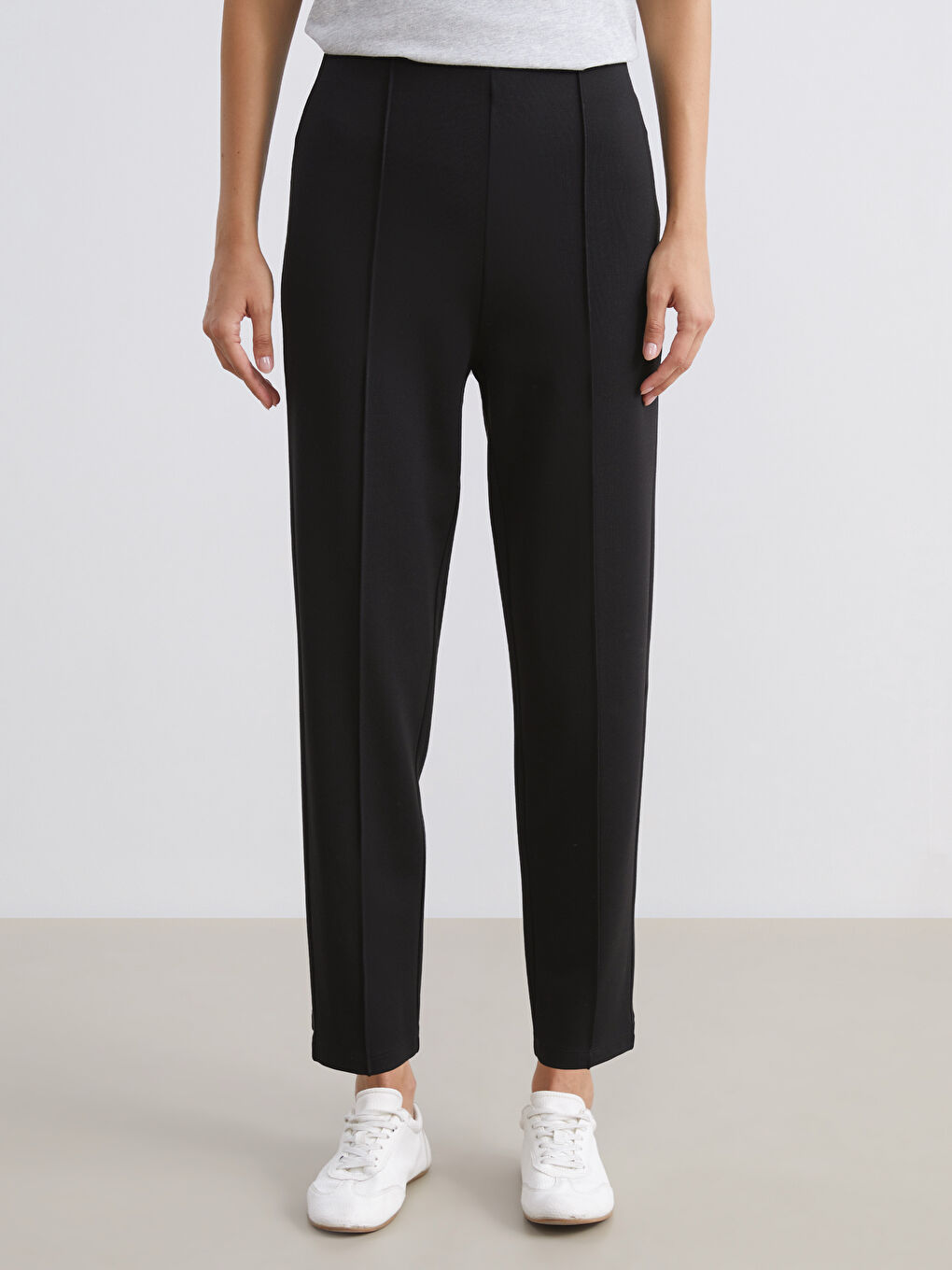 Woman BLACK Trousers-1
