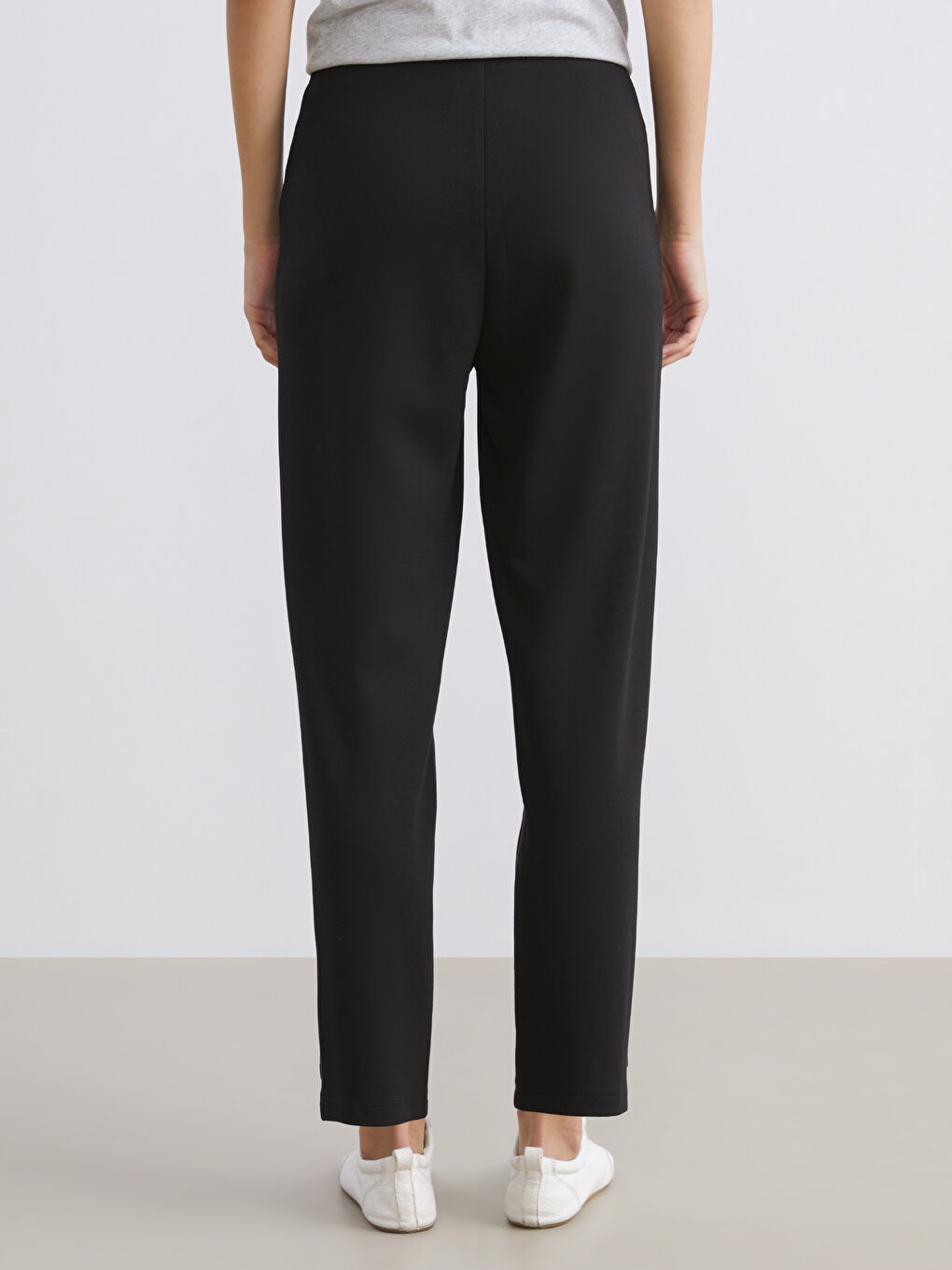 Woman BLACK Trousers-3