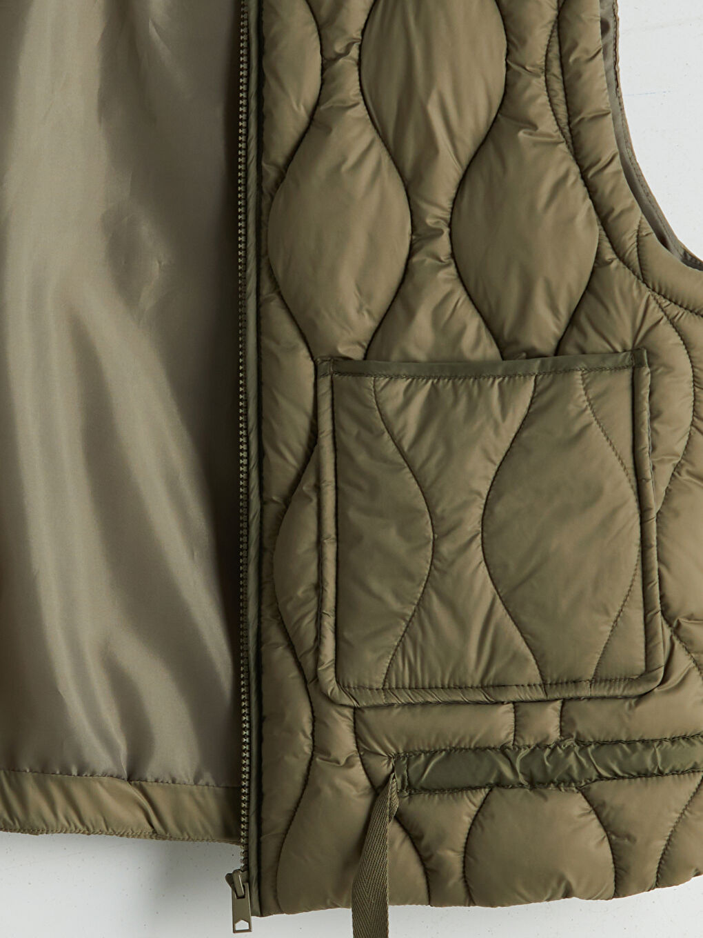 Haki Dik Yaka Kapitone Oversize Kadın Şişme Yelek-6