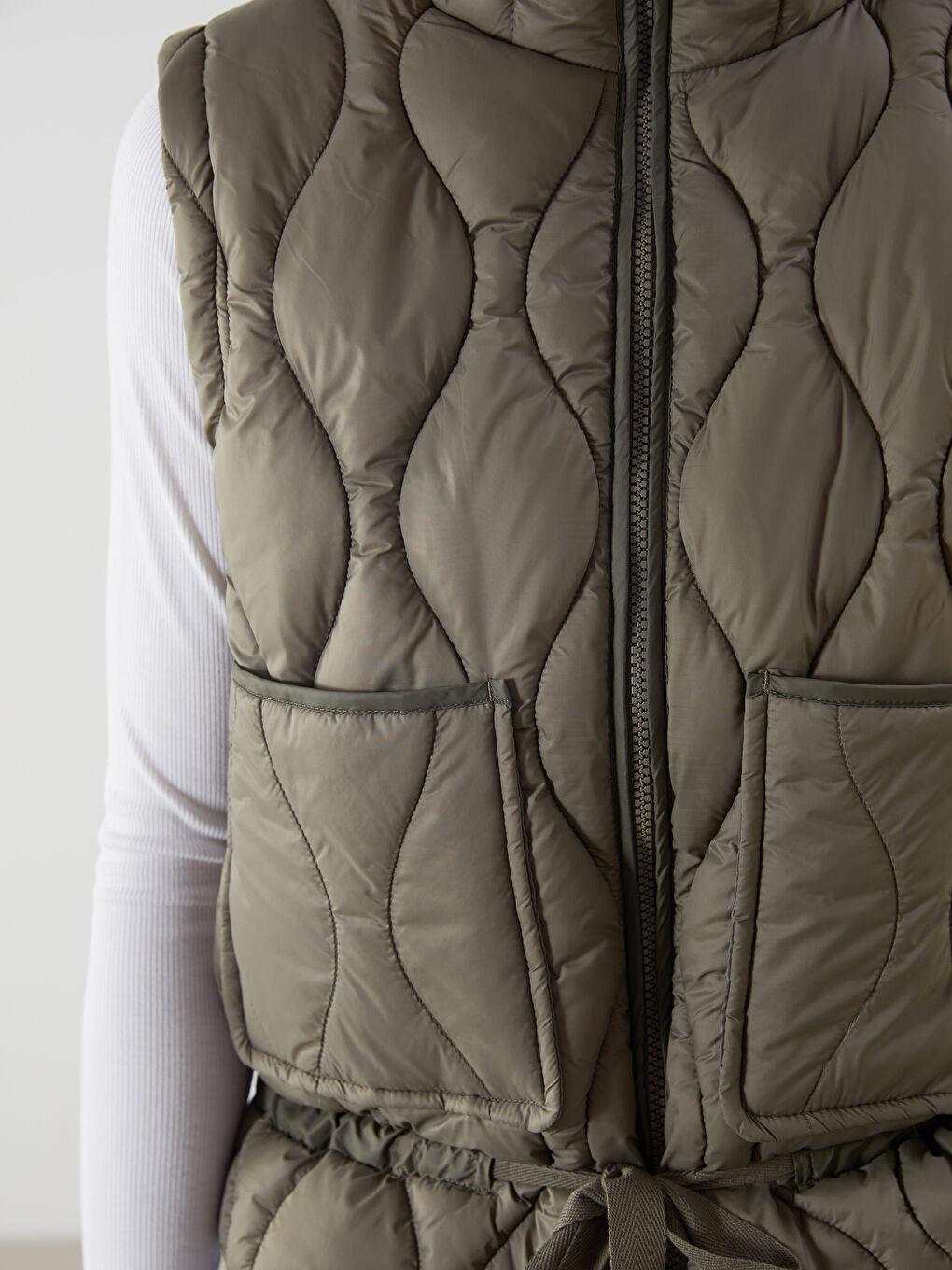 Haki Dik Yaka Kapitone Oversize Kadın Şişme Yelek-2