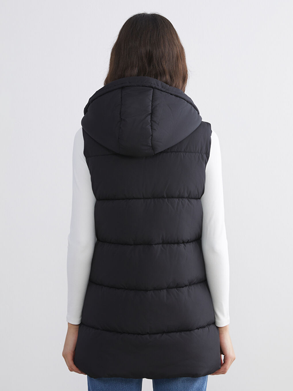 Siyah Kapüşonlu Kadın Şişme Yelek-4