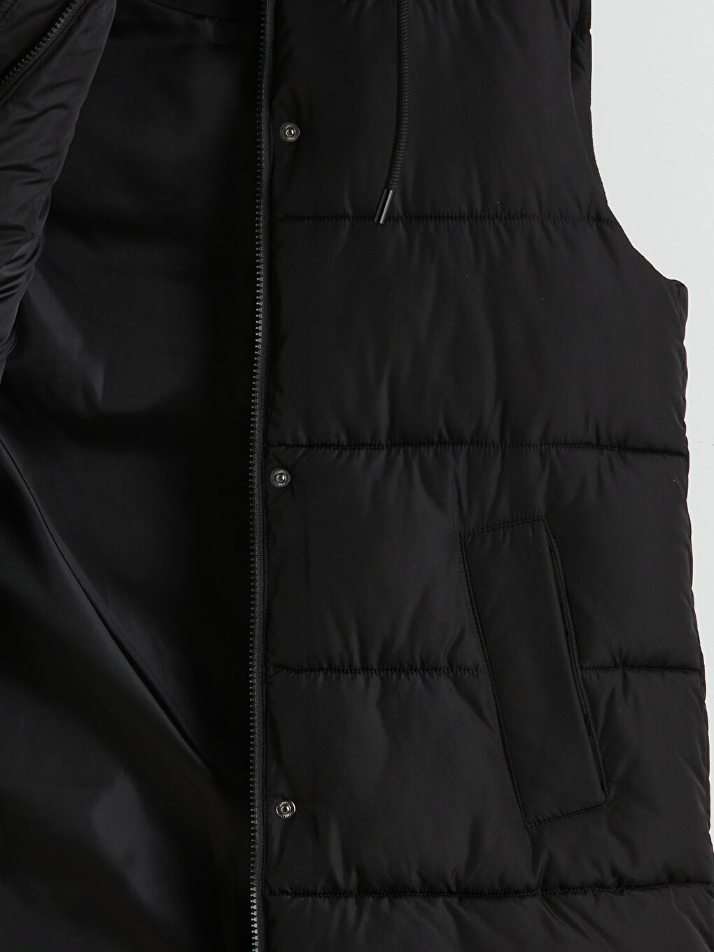 Siyah Kapüşonlu Kadın Şişme Yelek-7