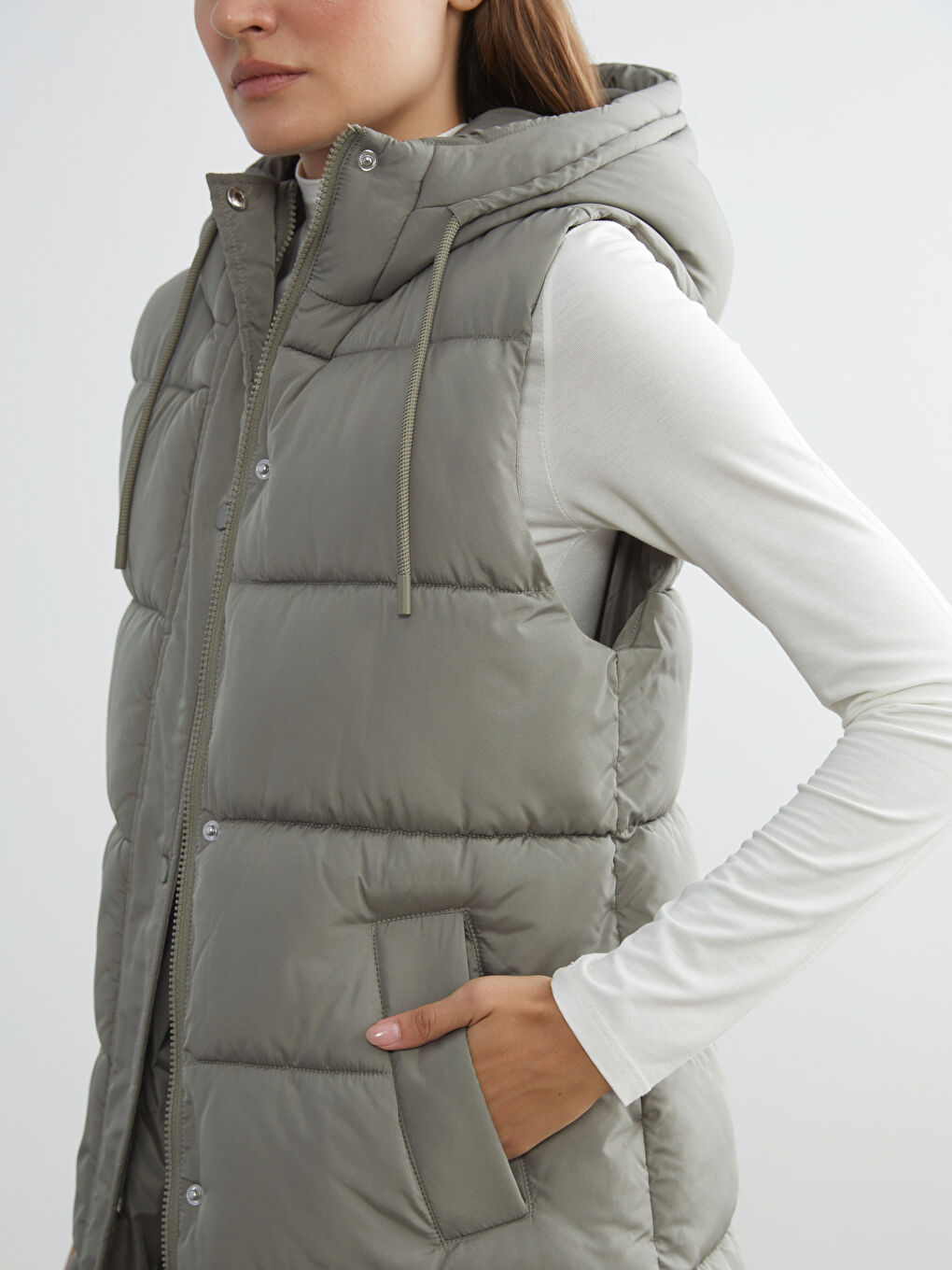 Haki Kapüşonlu Kadın Şişme Yelek-2