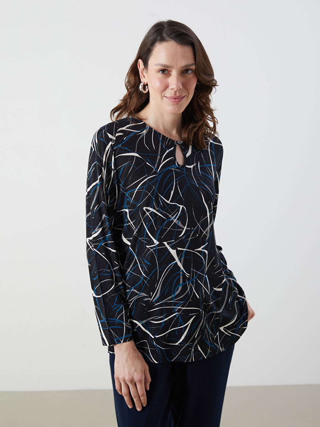 LCW Grace Crew Neck Patterned Women's Blouse -W58172Z8-LQJ