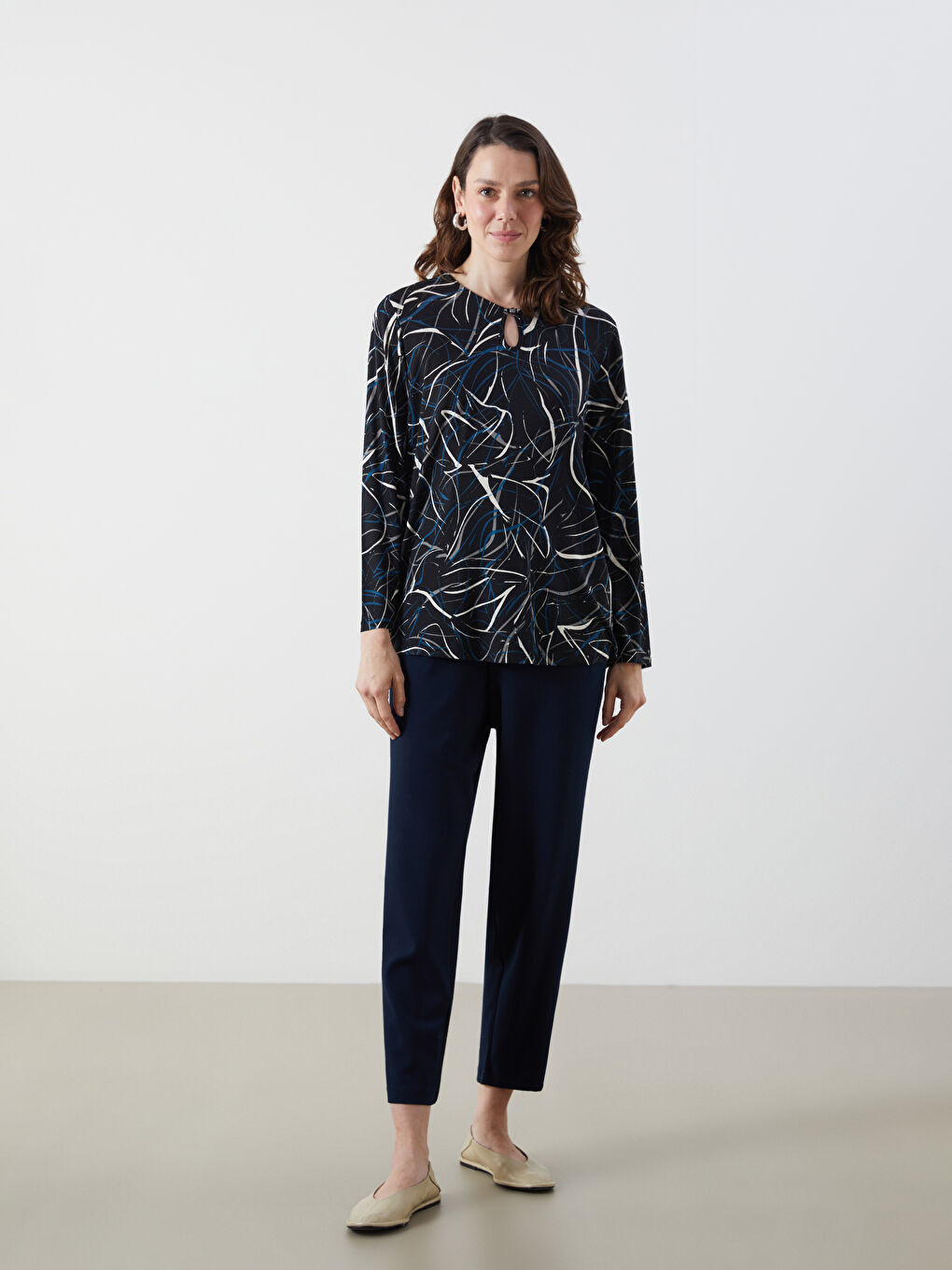 LCW Grace Crew Neck Patterned Women's Blouse -W58172Z8-LQJ