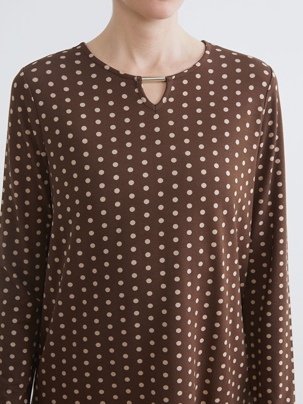 Kahverengi Bisiklet Yaka Puantiyeli Bluz-2