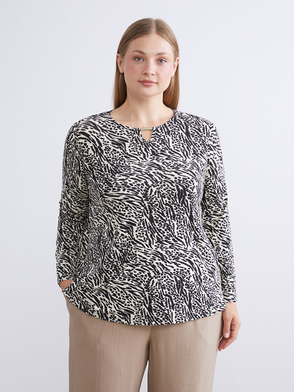 Crew Neck Patterned Blouse-1