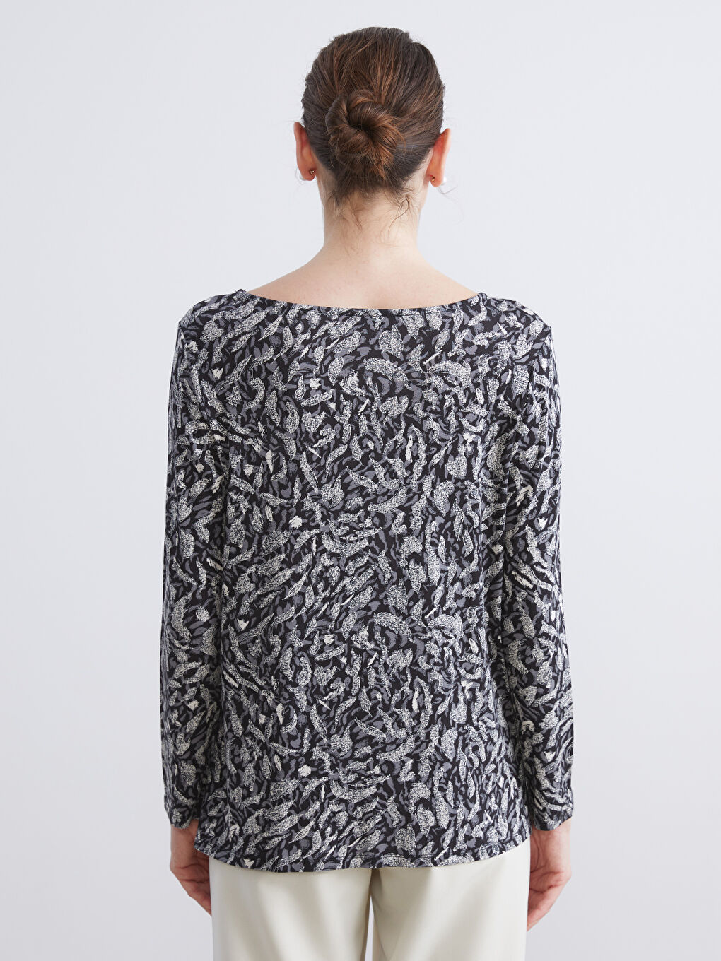 Crew Neck Patterned Blouse-3