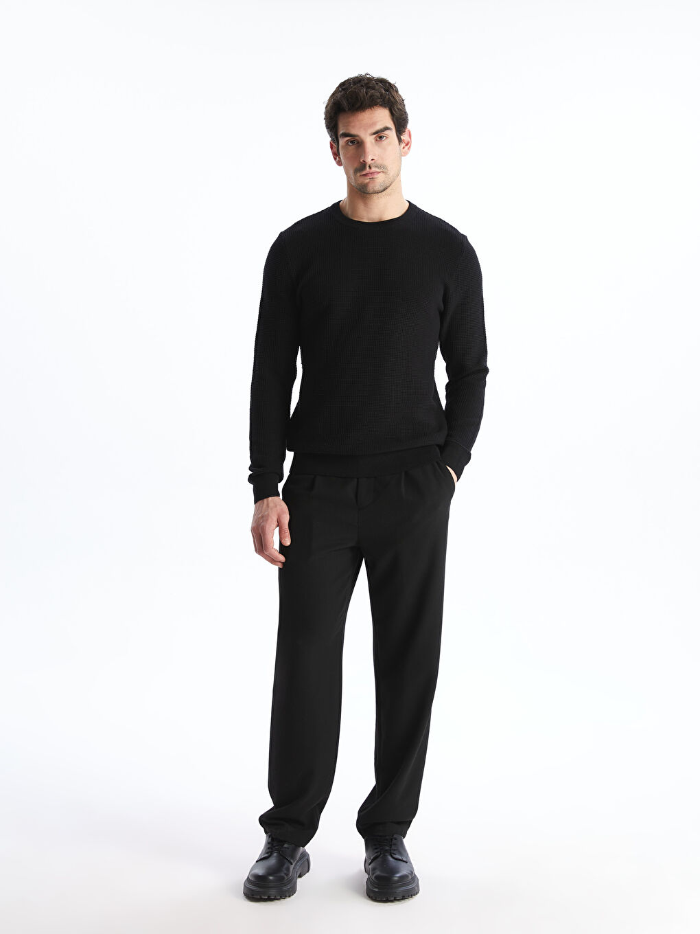 Crew Neck Checkered Men's Knit Sweater-1