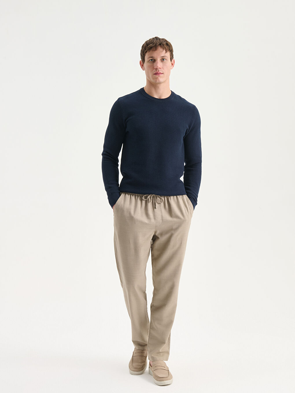 Crew Neck Checkered Men's Knit Sweater-1
