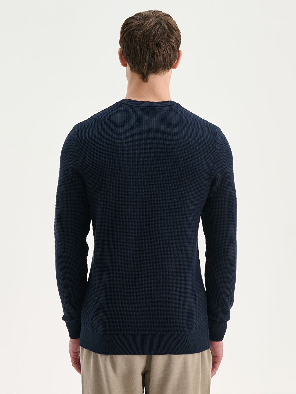 Crew Neck Checkered Men's Knit Sweater-3