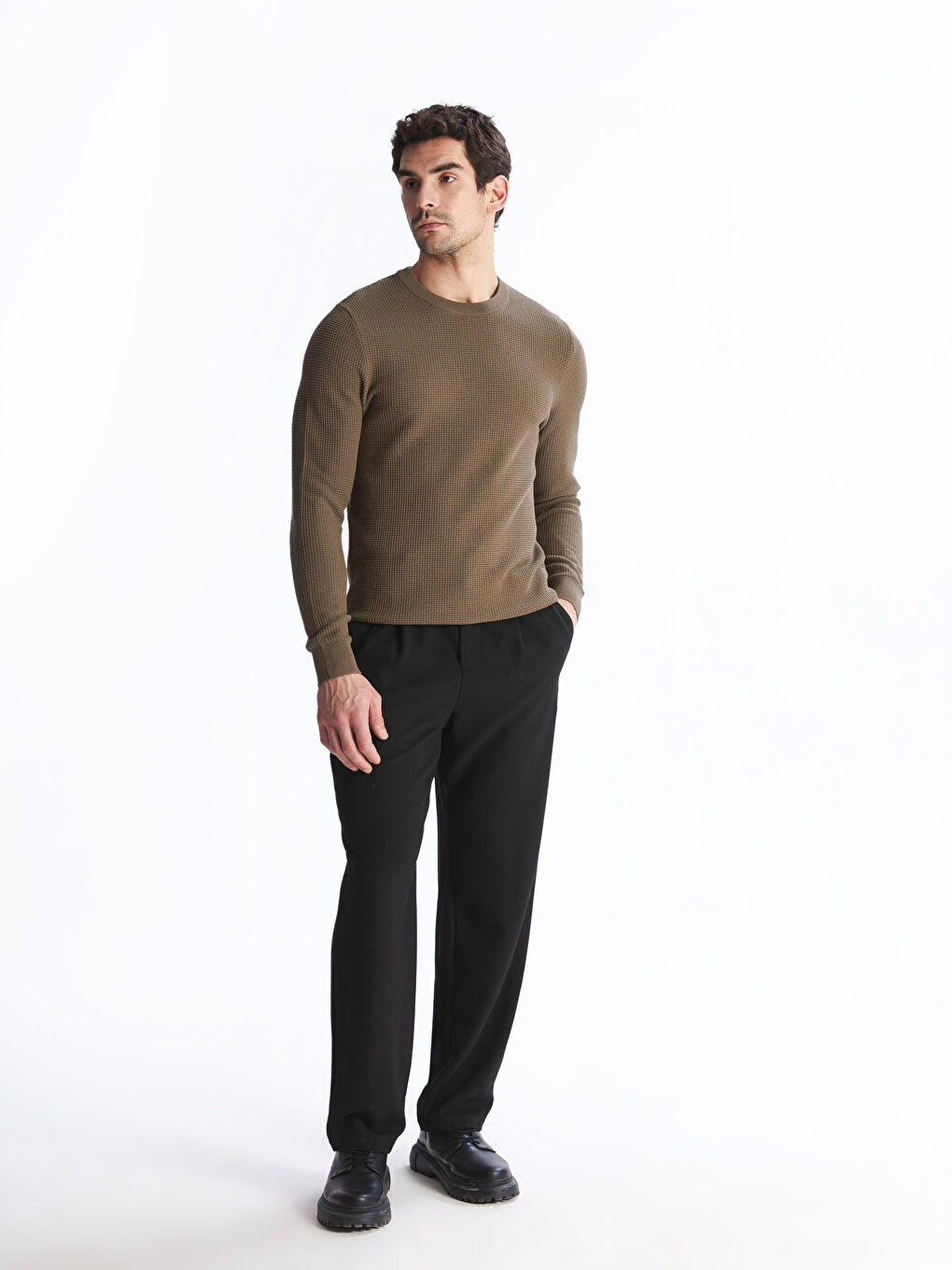 Crew Neck Checkered Men's Knit Sweater-1